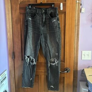 American Eagle Black/Gray Distressed Mom Jean Size 6